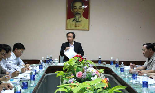 Tháng 4-2013: Đối thoại với các doanh nghiệp ngành du lịch, dịch vụ